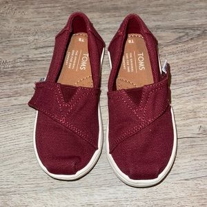 Toddler Toms Burgundy size Toddler 8.